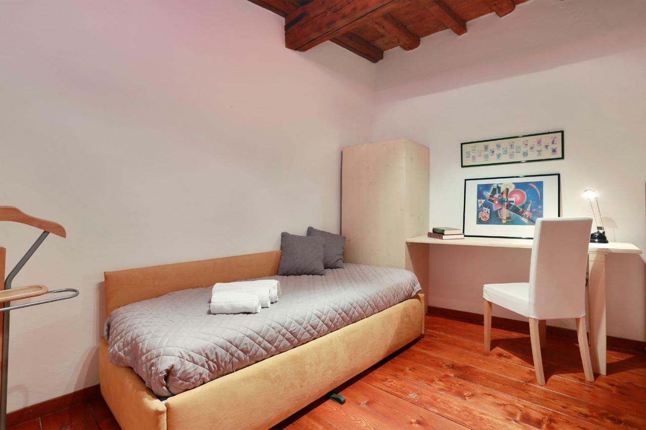 Ghibellina In The Heart Of The Florenz